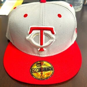 New Era 59FIFTY Minnesota Twins Fitted Hat 7 1/4 size 57.7cm